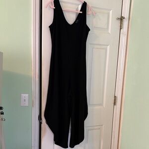 Nicole Miller Elegant Black Garment